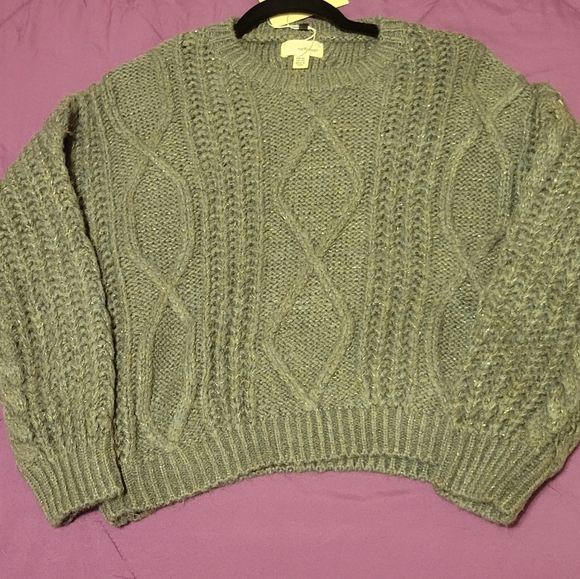 Chunky Cable Knit Sweater - Picture 4 of 5